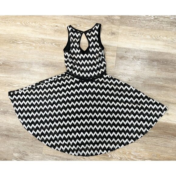Studio Y Sz XS Black White Chevron Herringbone Lace Fit and Flare Dress Metallic - Picture 3 of 15